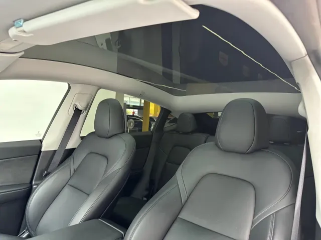 Tesla Model Y — Фото автомобиля 14