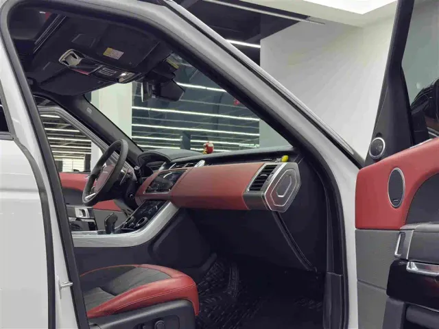 Land Rover Range Rover Sport — Фото автомобиля 10