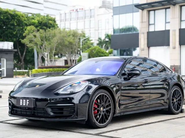 Фотография автомобиля — Porsche Panamera