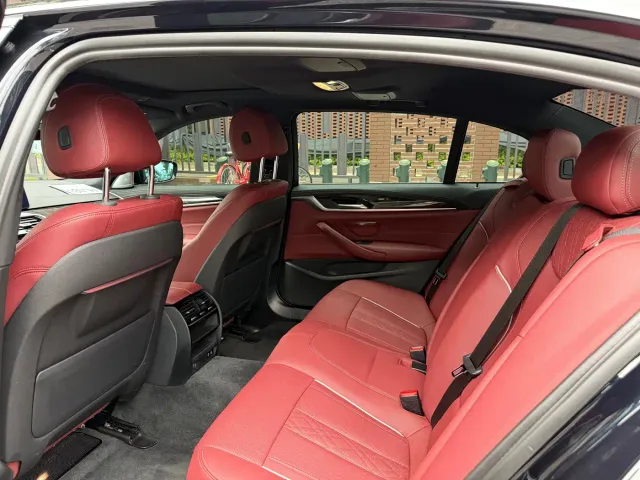 BMW 5 Series — Фото автомобиля 8