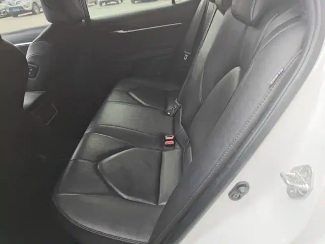 Toyota Camry — Фото автомобиля 16