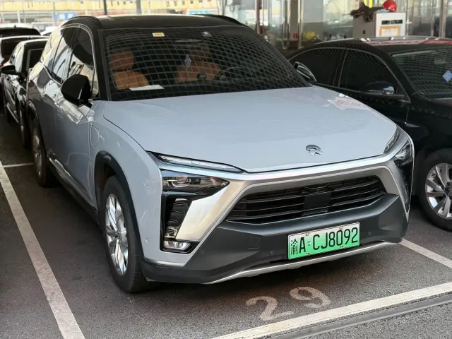 Nio ES8 — Фото автомобиля 3