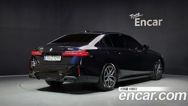 BMW 5-Series — Фото автомобиля 2