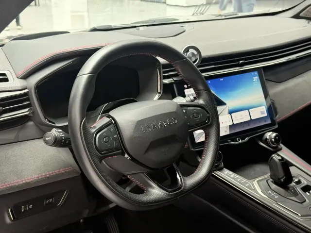 Lynk & Co 05 — Фото автомобиля 12