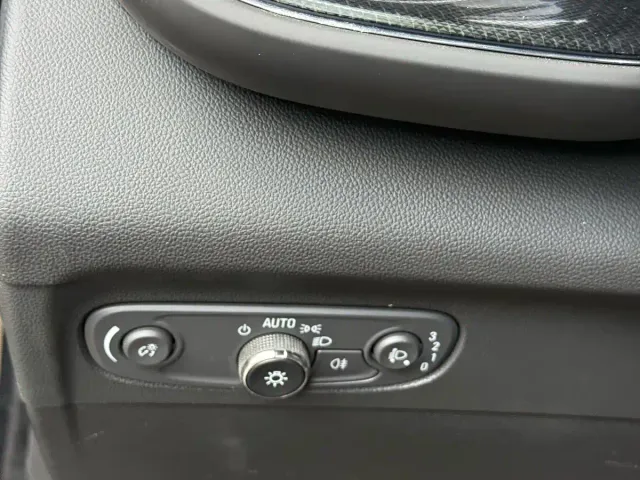Buick Envision Plus — Фото автомобиля 27