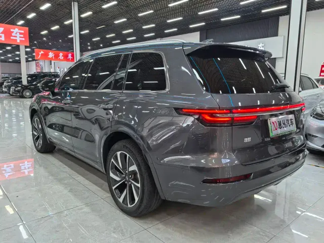 Li Auto ONE — Фото автомобиля 13