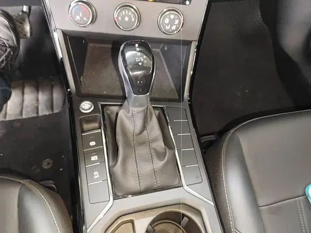 Volkswagen Passat — Фото автомобиля 13
