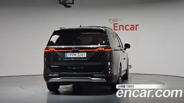 Kia Carnival Generation 4 — Фото автомобиля 3
