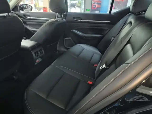 Nissan Teana — Фото автомобиля 16