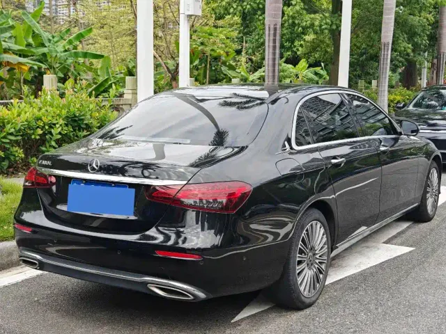Mercedes-Benz E-Class — Фото автомобиля 7