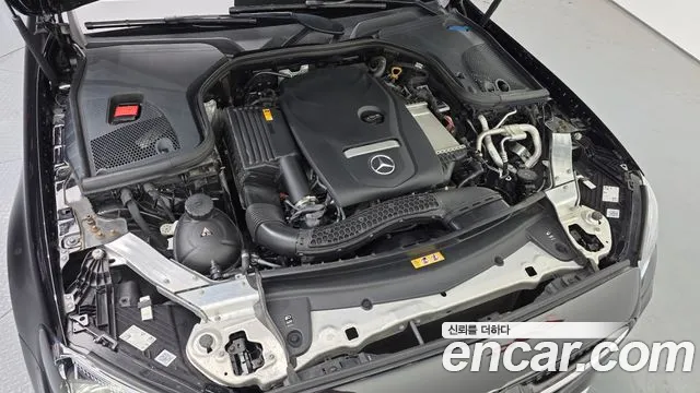 Mercedes-Benz E-Class — Фото автомобиля 6