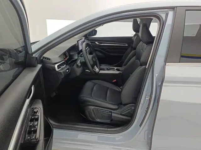 Geely Emgrand — Фото автомобиля 9