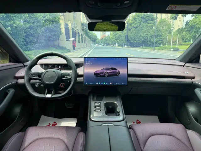 Xiaomi SU7 — Фото автомобиля 12
