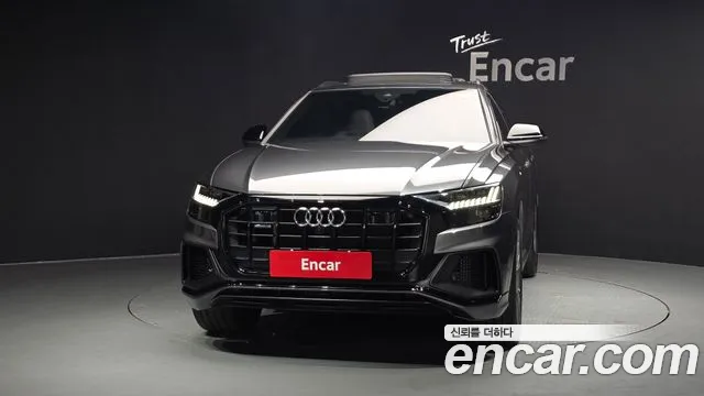 Audi Q8 55 TFSI quattro Premium — Фото автомобиля 3
