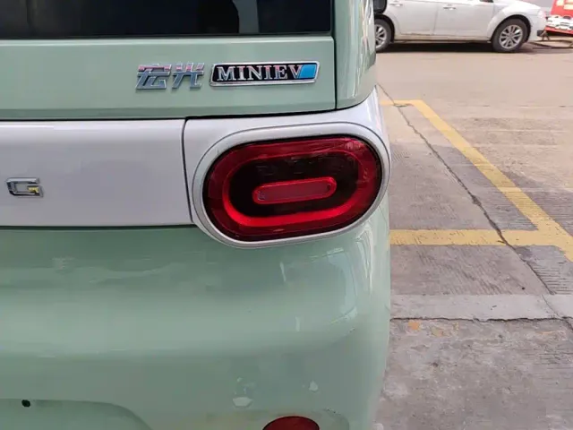 Wuling Hongguang Mini EV — Фото автомобиля 23