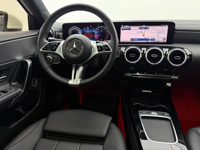 Mercedes-Benz A-Class — Фото автомобиля 10