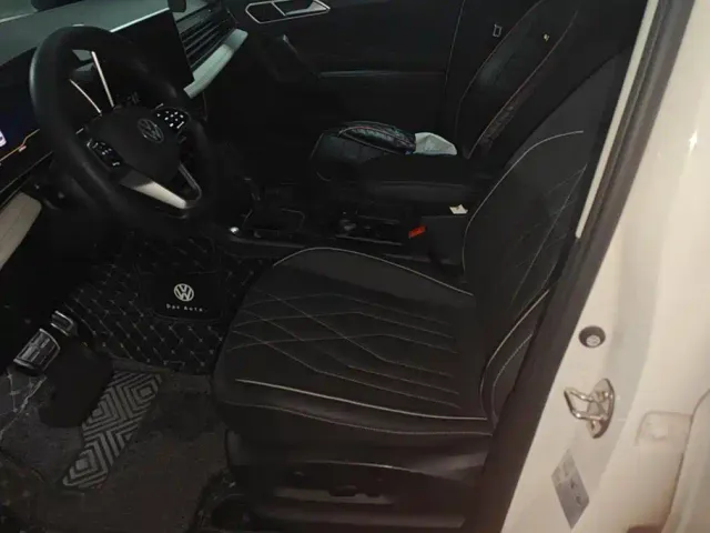 Volkswagen Tiguan L — Фото автомобиля 9