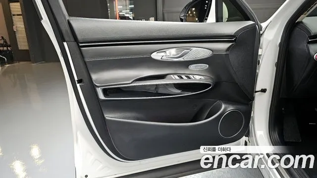 Genesis GV70 2.5T Бензин 2WD — Фото автомобиля 19