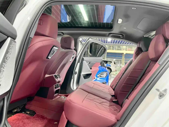 BMW 5 Series — Фото автомобиля 6