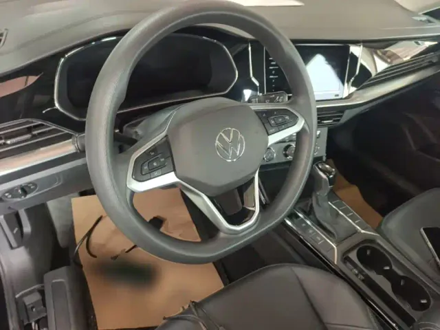 Volkswagen Passat — Фото автомобиля 10