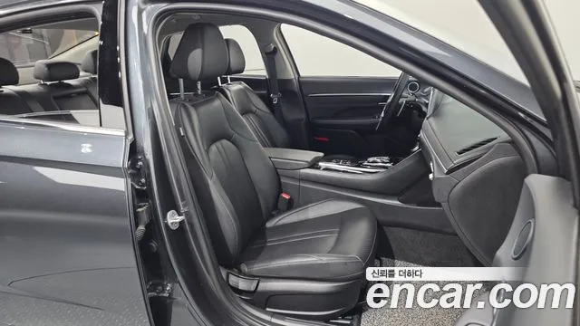 Hyundai Sonata — Фото автомобиля 16