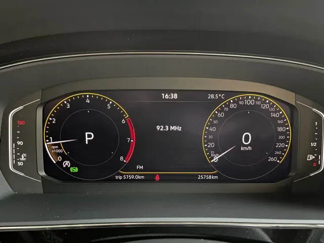 Volkswagen Passat — Фото автомобиля 19