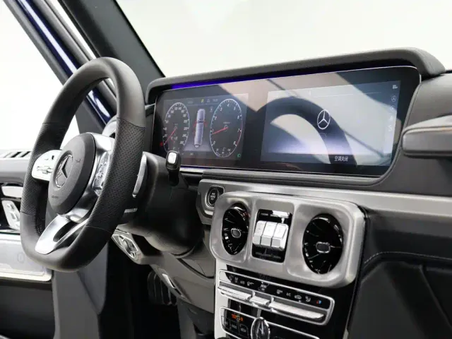 Mercedes-Benz G-Class — Фото автомобиля 12
