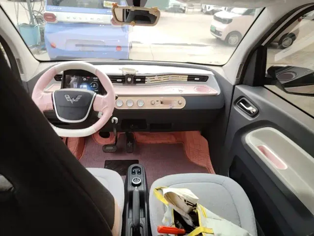 Wuling Hongguang Mini EV — Фото автомобиля 9