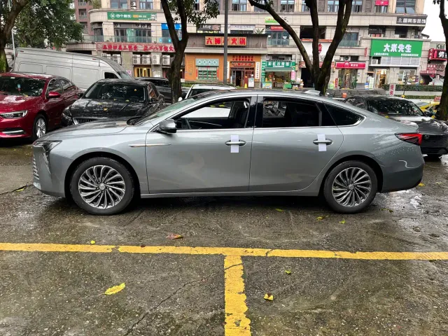 Buick LaCrosse — Фото автомобиля 4