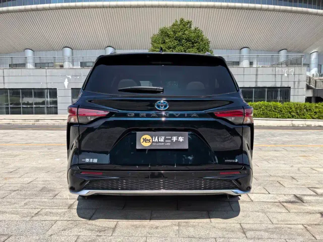 Toyota Granvia — Фото автомобиля 17