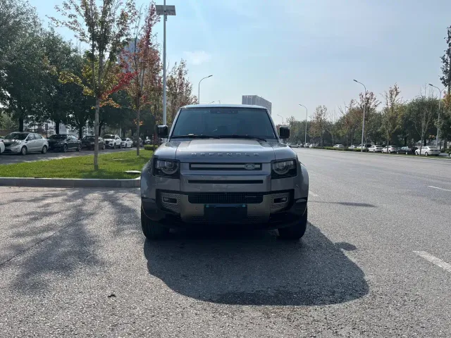 Land Rover Defender — Фото автомобиля 2