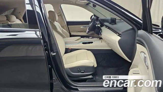 Genesis GV70 — Фото автомобиля 16