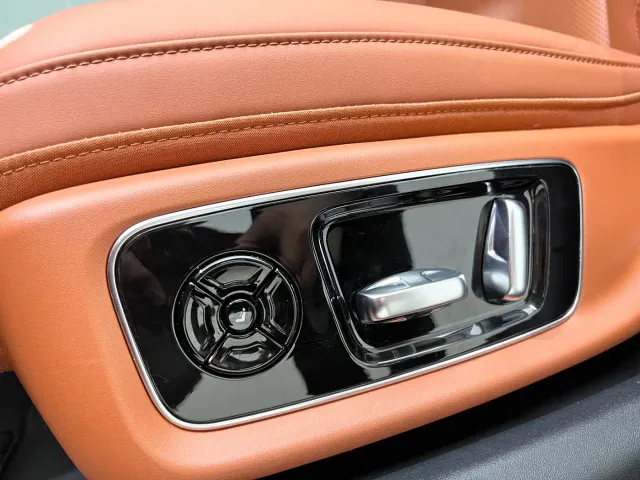 Li Auto L9 — Фото автомобиля 19