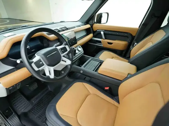 Land Rover Defender — Фото автомобиля 9
