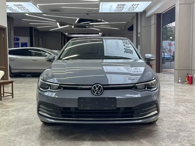 Volkswagen Golf — Фото автомобиля 2