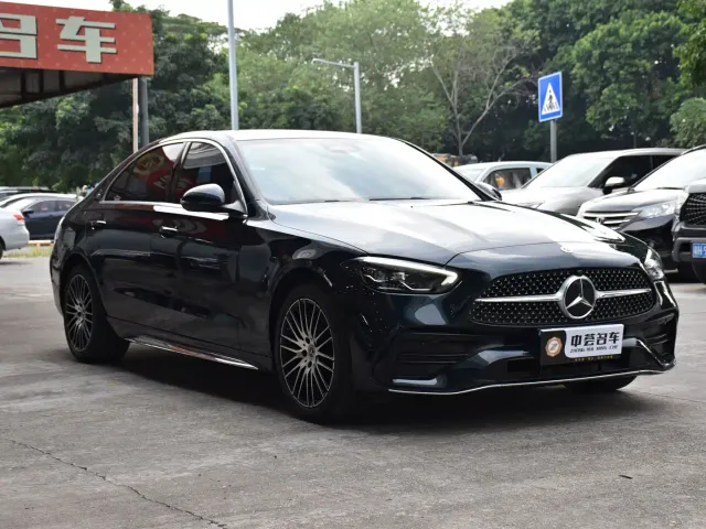 Mercedes-Benz C-Class — Фото автомобиля 3