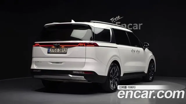 Фотография автомобиля — Kia Carnival Generation 4