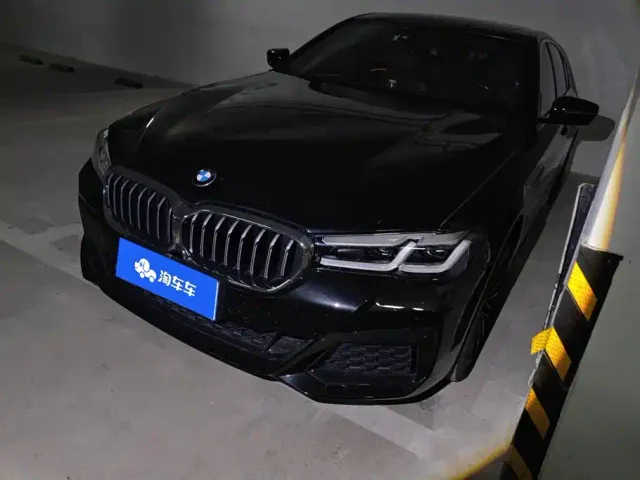 Фотография автомобиля — BMW 5 Series