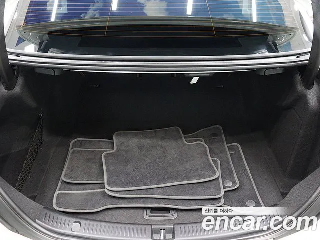 Mercedes-Benz E-Class — Фото автомобиля 5