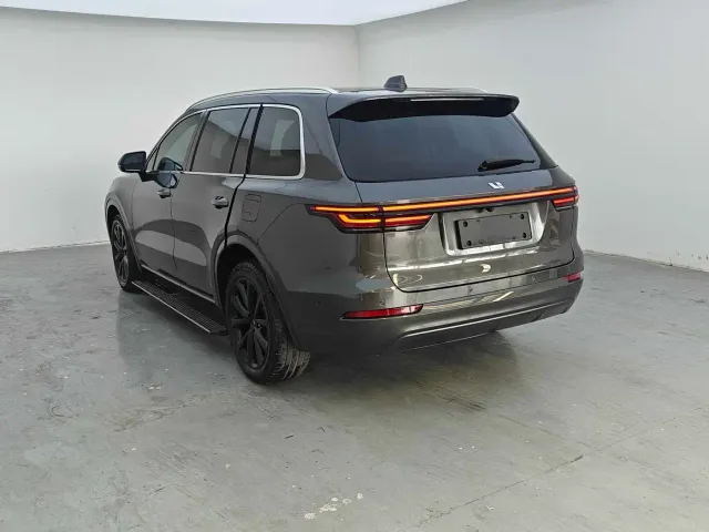 Li Auto ONE — Фото автомобиля 7