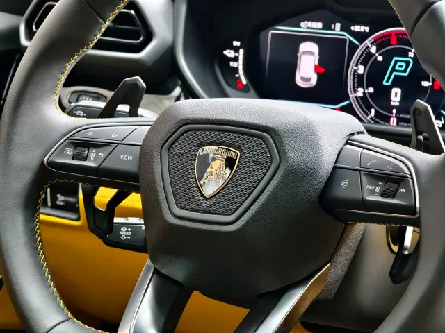 Lamborghini Urus — Фото автомобиля 7