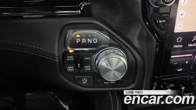 Dodge Ram Pickup — Фото автомобиля 12