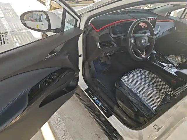 Buick Velite 6 — Фото автомобиля 15