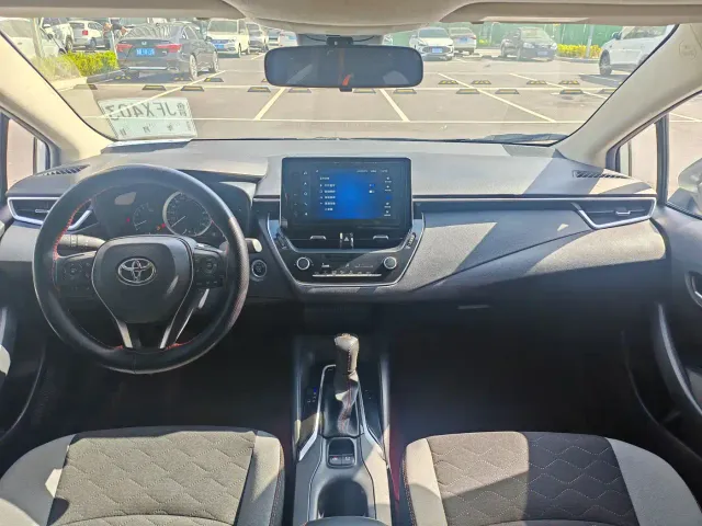 Toyota Corolla — Фото автомобиля 6