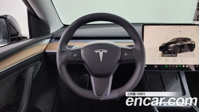Tesla Model Y — Фото автомобиля 18