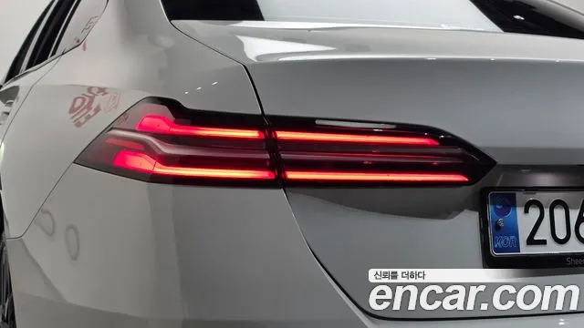 BMW 5 Series G60 — Фото автомобиля 23