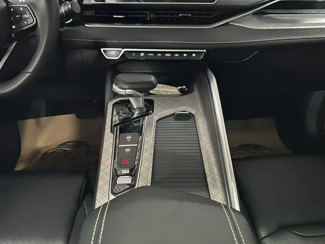 Geely Xingrui — Фото автомобиля 12