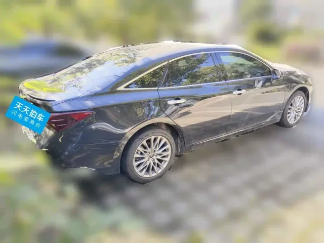 Toyota Avalon — Фото автомобиля 2