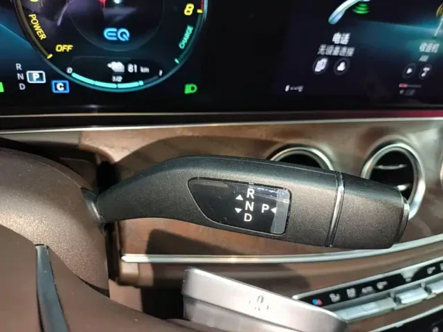 Mercedes-Benz E-Class — Фото автомобиля 13