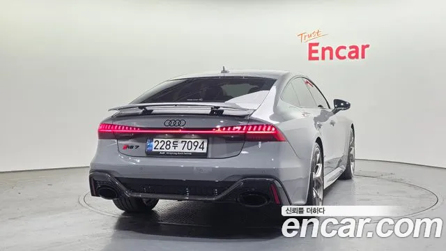 Audi RS7 — Фото автомобиля 4